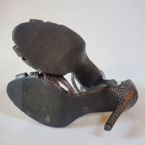 Nine West Brown Snake-Embossed T-Strap Open-Toe Pumps Size 6 - Picture 7 of 7